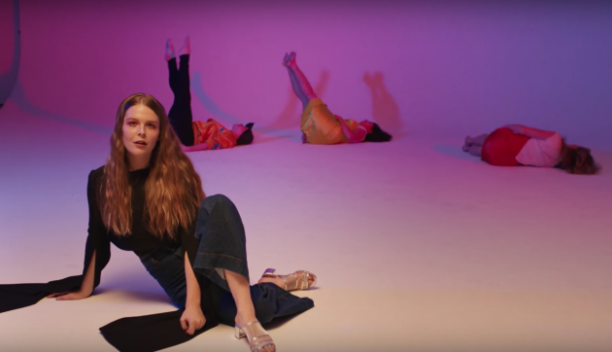 music, maggie rogers, folk, pharrell williams, alaska, now that the light is fading, new york, luisa lenzi, the style pusher, lavinia biancalani